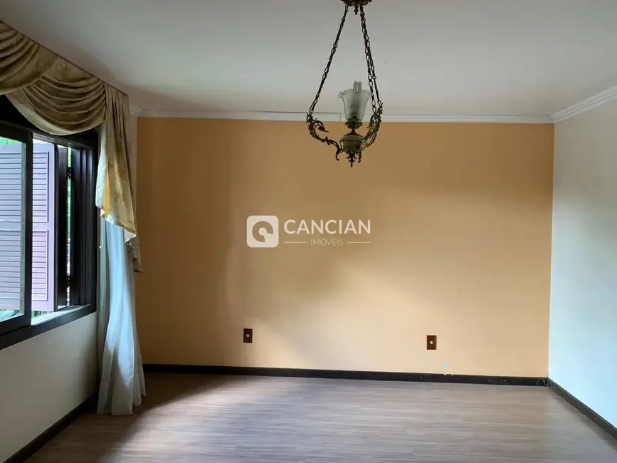 Foto 4 de Loja com 4 quartos à venda, 244m2 em Nossa Senhora Medianeira, Santa Maria - RS