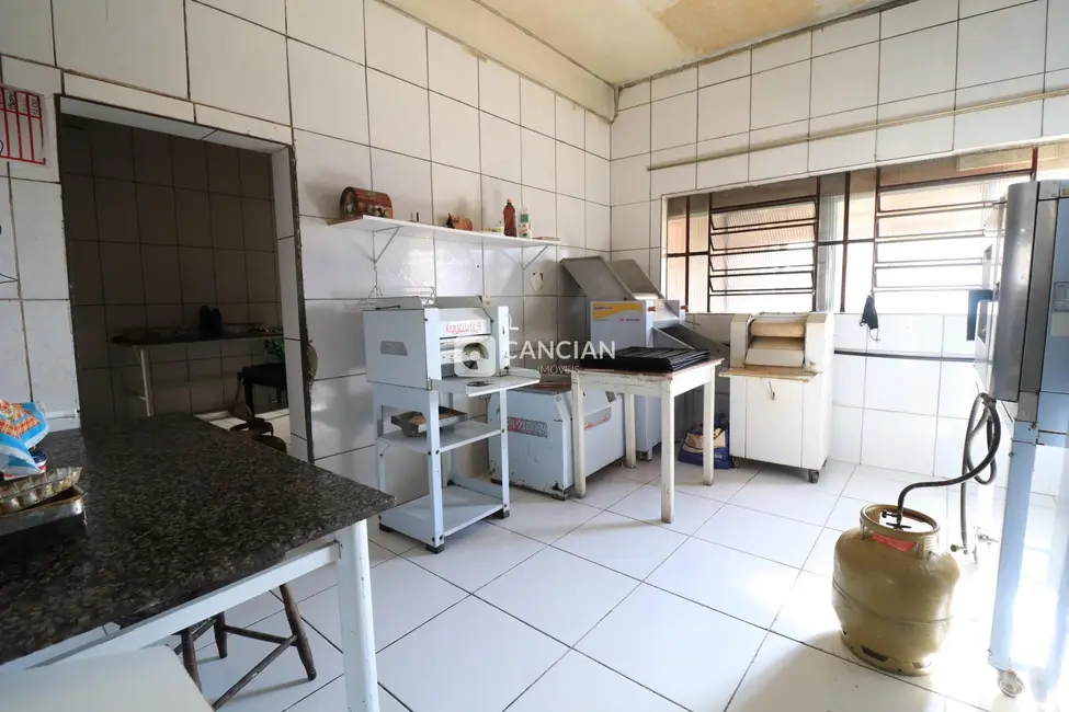 Loja com 3 quartos para alugar, 72m2 em Urlândia, Santa Maria - RS - imagem 6 Foto 6 de Loja com 3 quartos para alugar, 72m2 em Urlândia, Santa Maria - RS