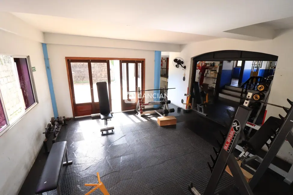 Foto 5 de Loja com 6 quartos para alugar, 458m2 em Nossa Senhora de Lourdes, Santa Maria - RS