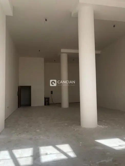 Loja com 1 quarto para alugar, 136m2 em Patronato, Santa Maria - RS - imagem 2 Foto 2 de Loja com 1 quarto para alugar, 136m2 em Patronato, Santa Maria - RS