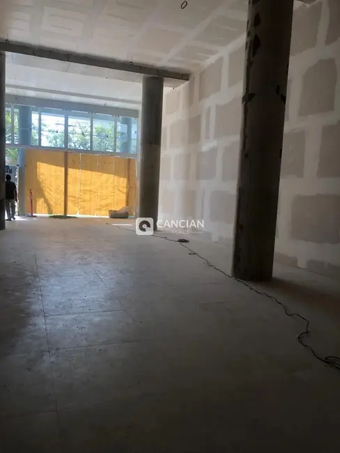 Foto 4 de Loja com 1 quarto para alugar, 280m2 em Nossa Senhora de Fátima, Santa Maria - RS