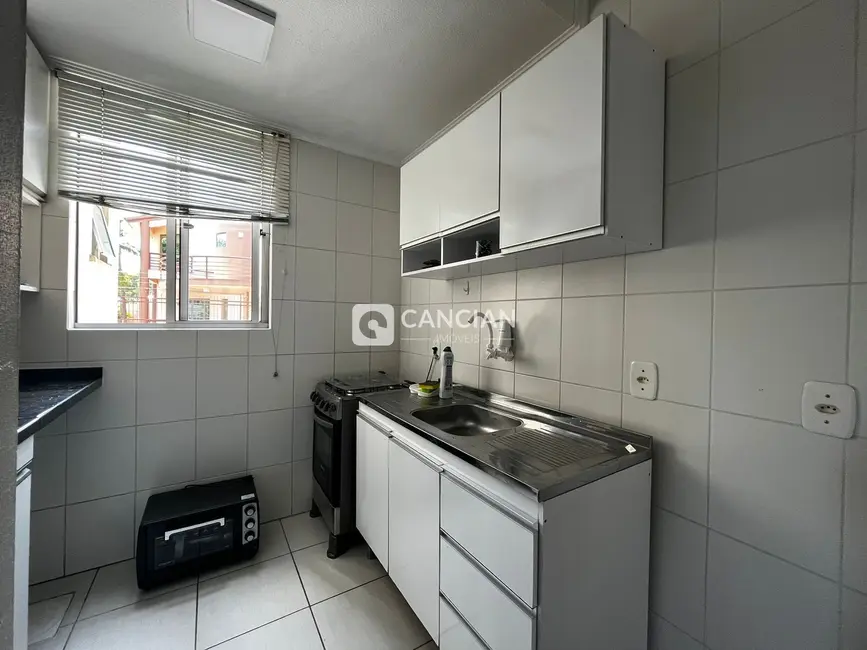 Foto 3 de Apartamento com 2 quartos para alugar, 51m2 em Patronato, Santa Maria - RS