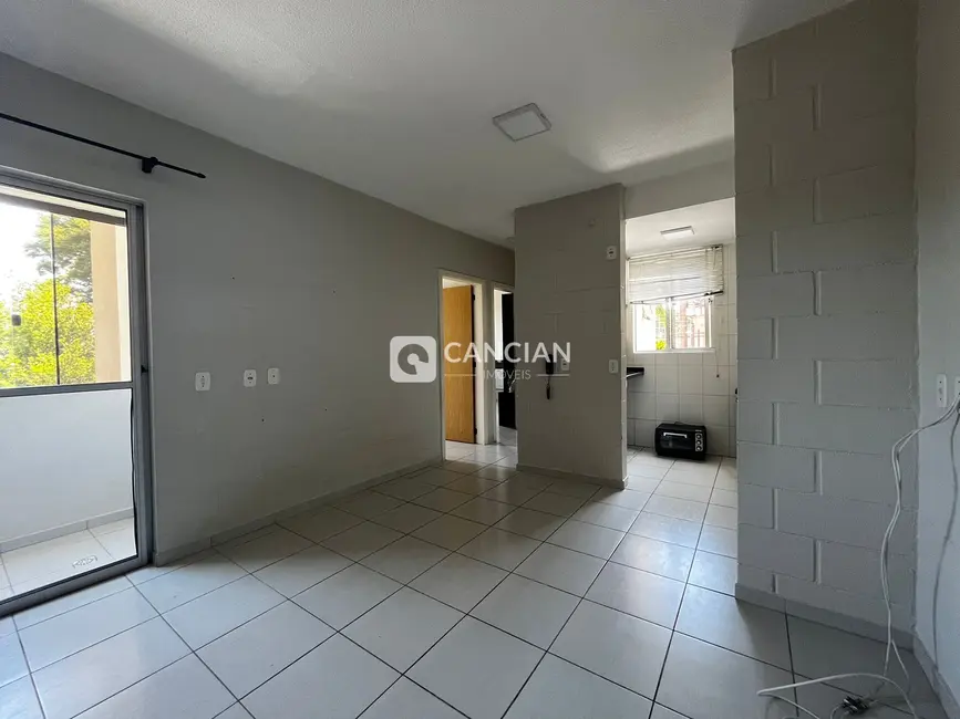 Foto 2 de Apartamento com 2 quartos para alugar, 51m2 em Patronato, Santa Maria - RS