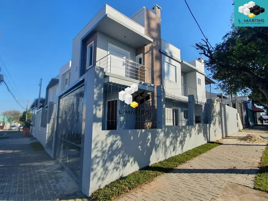 Casa com 3 quartos à venda, 132m2 em Nossa Senhora das Graças, Canoas - RS - imagem 1 Foto 1 de Casa com 3 quartos à venda, 132m2 em Nossa Senhora das Graças, Canoas - RS