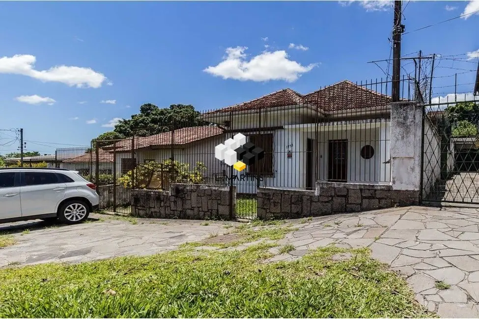 Foto 1 de Casa com 3 quartos à venda, 528m2 em Partenon, Porto Alegre - RS