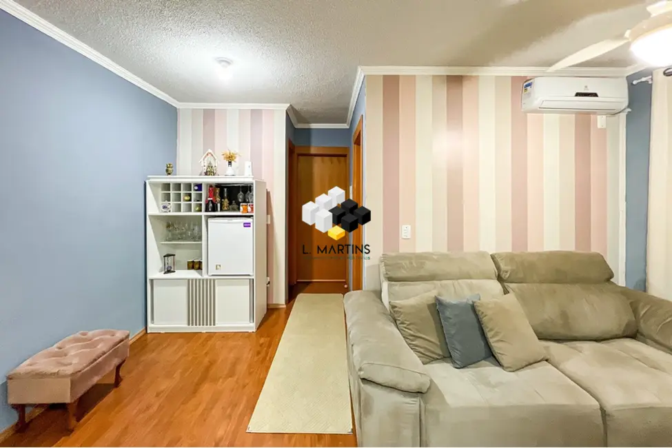 Foto 2 de Apartamento com 2 quartos à venda, 50m2 em Olaria, Canoas - RS