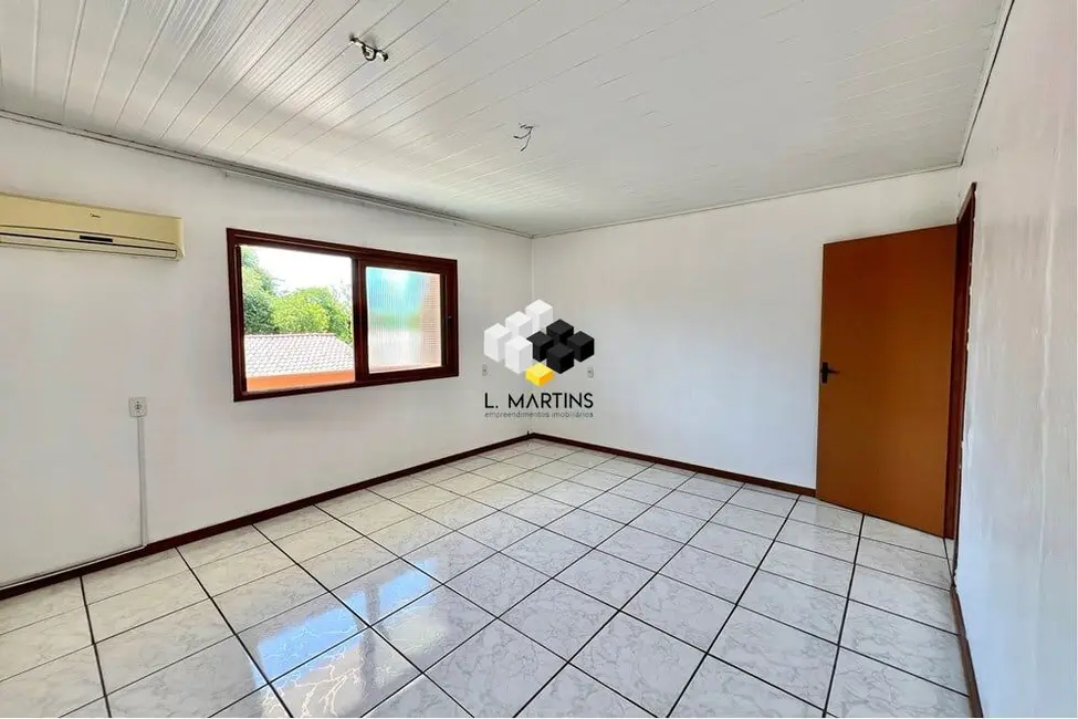 Casa com 5 quartos à venda, 292m2 em Igara, Canoas - RS - imagem 3 Foto 3 de Casa com 5 quartos à venda, 292m2 em Igara, Canoas - RS