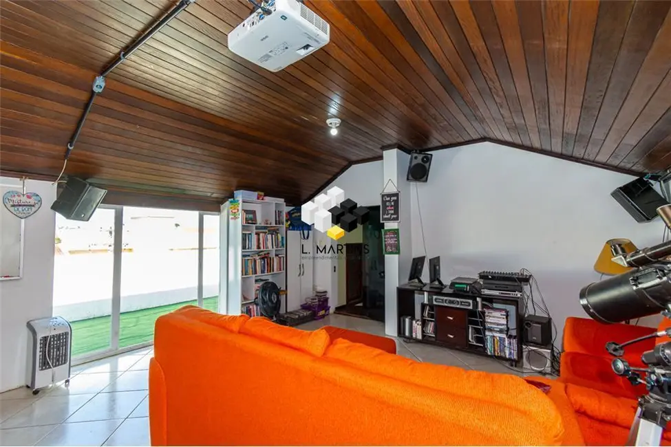 Casa com 4 quartos à venda, 294m2 em Canoas - RS - imagem 7 Foto 7 de Casa com 4 quartos à venda, 294m2 em Canoas - RS