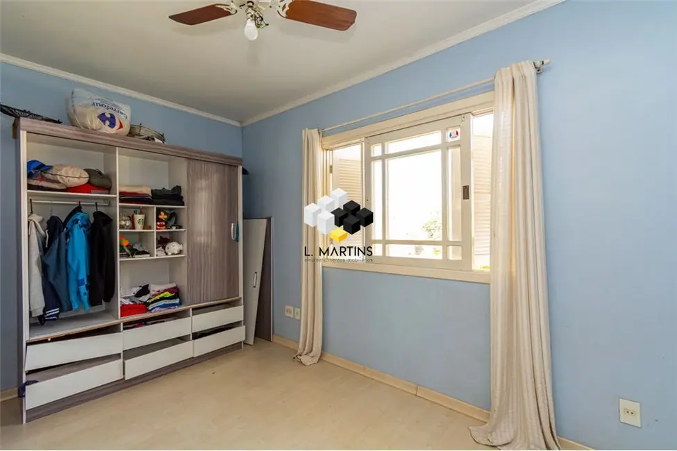 Casa com 4 quartos à venda, 294m2 em Canoas - RS - imagem 3 Foto 3 de Casa com 4 quartos à venda, 294m2 em Canoas - RS