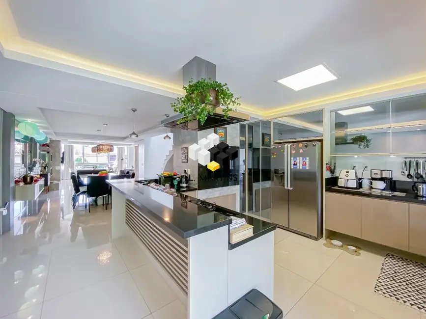 Foto 7 de Casa com 4 quartos à venda, 352m2 em Chácara das Pedras, Porto Alegre - RS