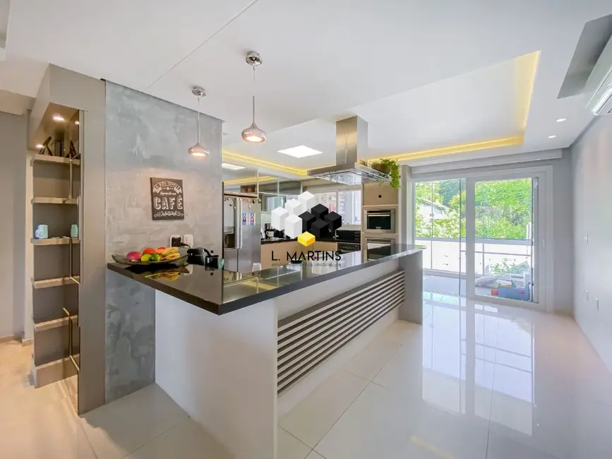 Foto 8 de Casa com 4 quartos à venda, 352m2 em Chácara das Pedras, Porto Alegre - RS