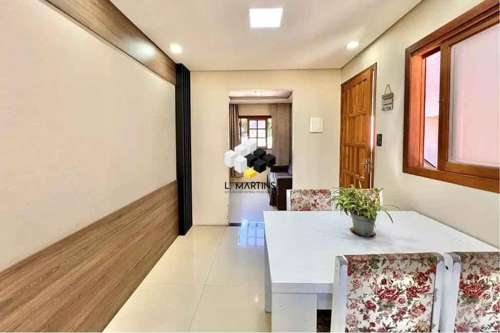 Casa com 2 quartos à venda, 80m2 em Estância Velha, Canoas - RS - imagem 3 Foto 3 de Casa com 2 quartos à venda, 80m2 em Estância Velha, Canoas - RS