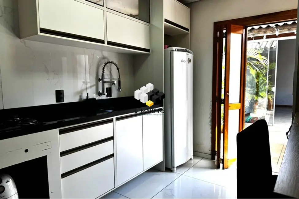 Foto 3 de Casa com 2 quartos à venda, 77m2 em São José, Canoas - RS