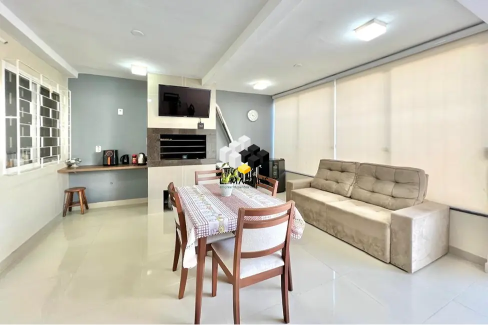 Casa com 2 quartos à venda, 100m2 em Harmonia, Canoas - RS - imagem 5 Foto 5 de Casa com 2 quartos à venda, 100m2 em Harmonia, Canoas - RS
