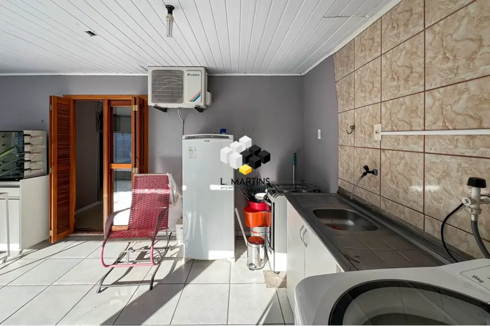 Casa com 2 quartos à venda, 82m2 em Guajuviras, Canoas - RS - imagem 8 Foto 8 de Casa com 2 quartos à venda, 82m2 em Guajuviras, Canoas - RS