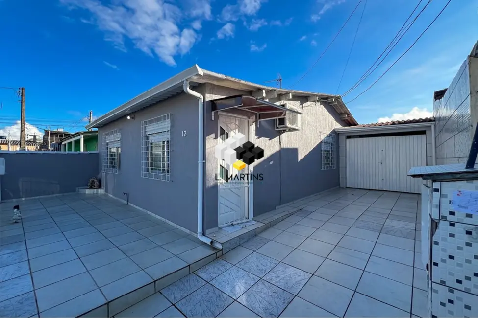 Foto 1 de Casa com 2 quartos à venda, 82m2 em Guajuviras, Canoas - RS