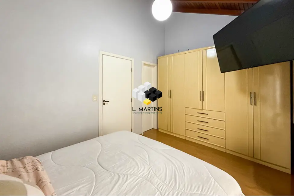 Casa com 2 quartos à venda, 98m2 em Niterói, Canoas - RS - imagem 5 Foto 5 de Casa com 2 quartos à venda, 98m2 em Niterói, Canoas - RS