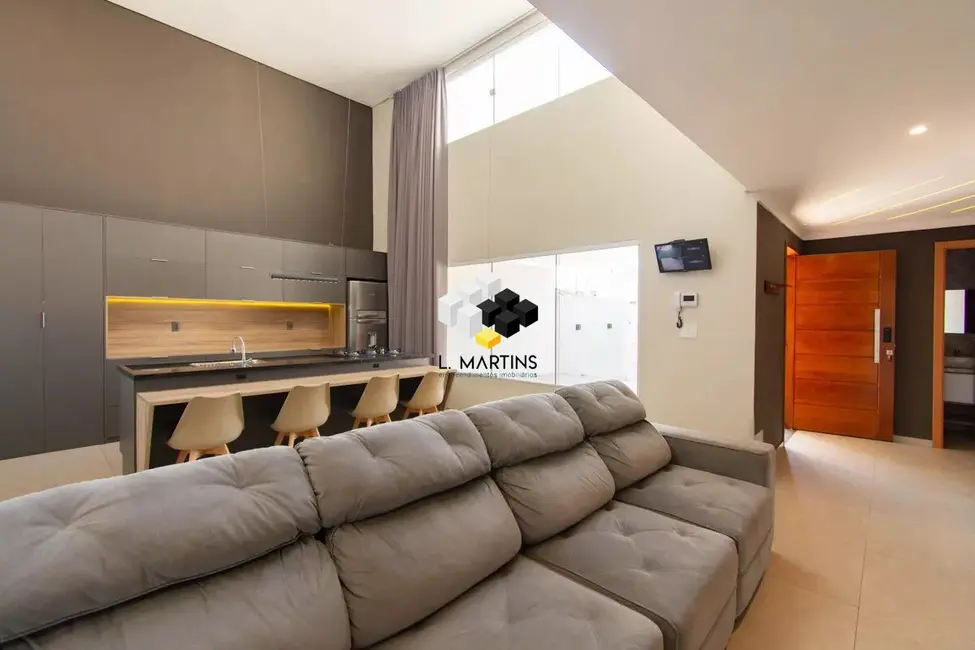 Casa com 2 quartos à venda, 154m2 em Igara, Canoas - RS - imagem 8 Foto 8 de Casa com 2 quartos à venda, 154m2 em Igara, Canoas - RS