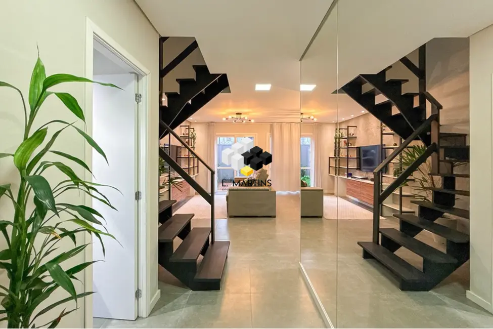 Casa de Condomínio com 3 quartos à venda, 226m2 em Centro, Canoas - RS - imagem 3 Foto 3 de Casa de Condomínio com 3 quartos à venda, 226m2 em Centro, Canoas - RS
