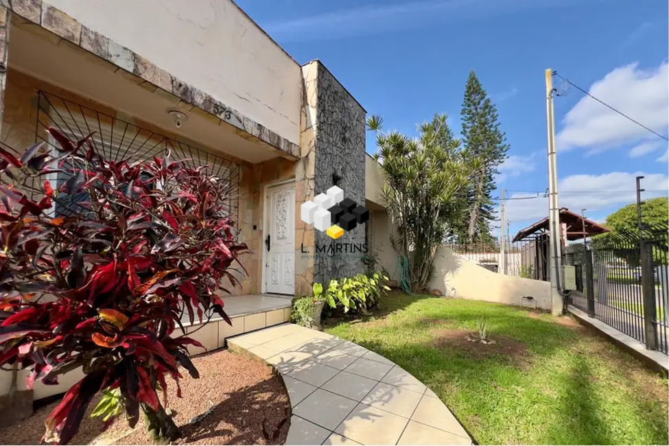 Casa com 3 quartos à venda, 170m2 em Igara, Canoas - RS - imagem 2 Foto 2 de Casa com 3 quartos à venda, 170m2 em Igara, Canoas - RS