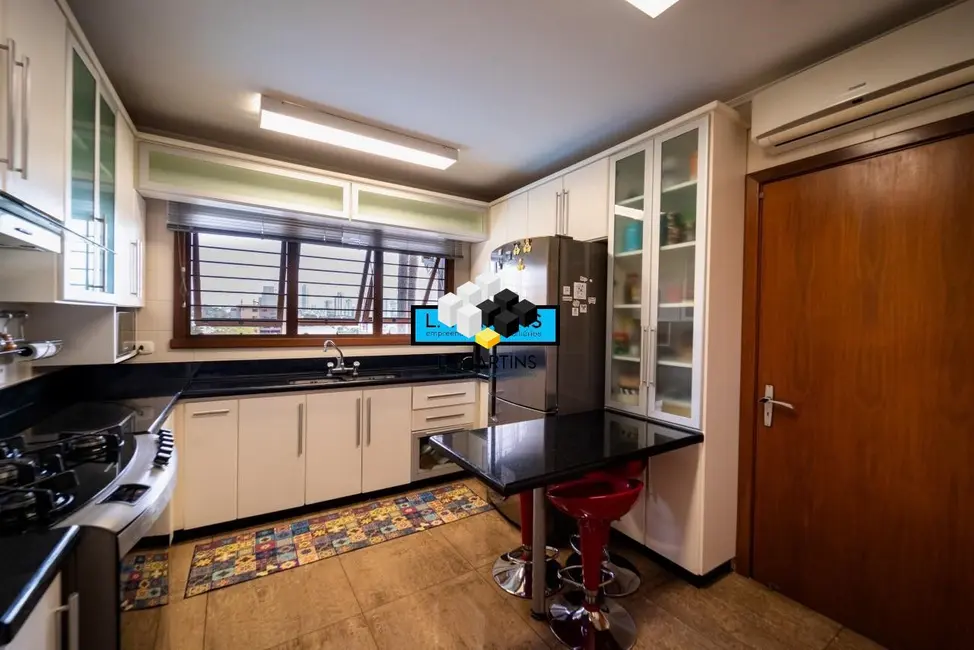 Casa com 4 quartos à venda, 407m2 em Vila Nova, Novo Hamburgo - RS - imagem 8 Foto 8 de Casa com 4 quartos à venda, 407m2 em Vila Nova, Novo Hamburgo - RS