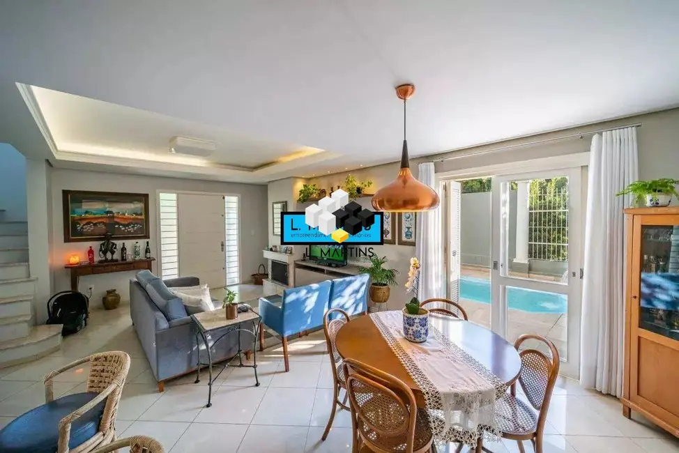 Foto 2 de Casa com 2 quartos à venda, 138m2 em Hamburgo Velho, Novo Hamburgo - RS