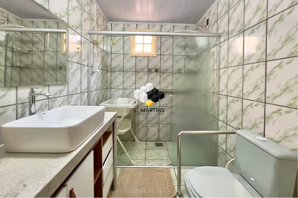 Foto 2 de Casa com 3 quartos à venda, 193m2 em Olaria, Canoas - RS