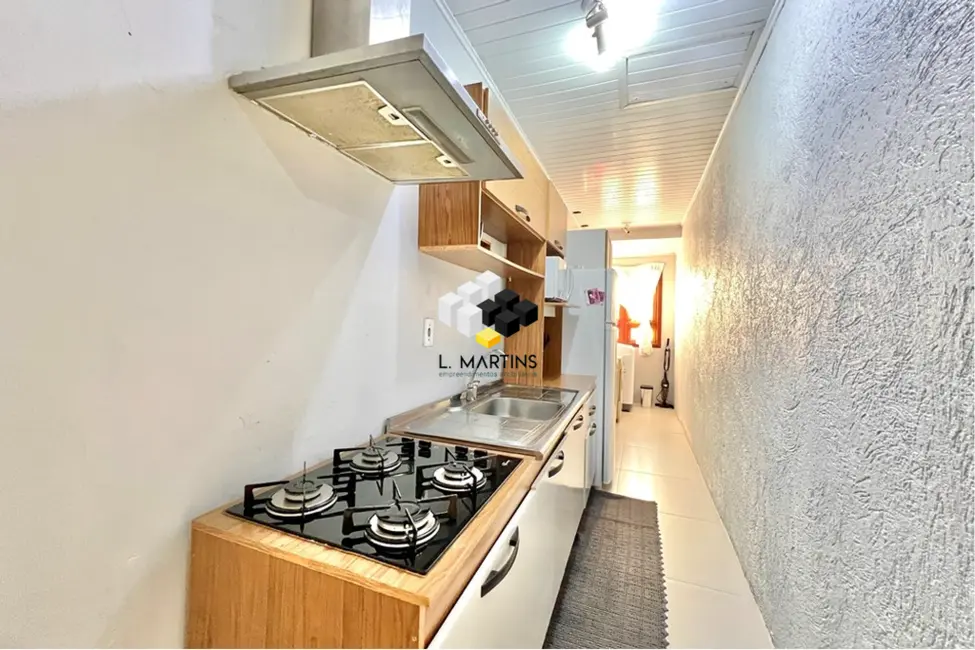 Foto 2 de Casa com 2 quartos à venda, 75m2 em São José, Canoas - RS