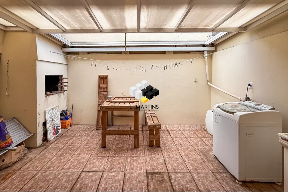 Casa com 3 quartos à venda, 113m2 em Niterói, Canoas - RS - imagem 3 Foto 3 de Casa com 3 quartos à venda, 113m2 em Niterói, Canoas - RS