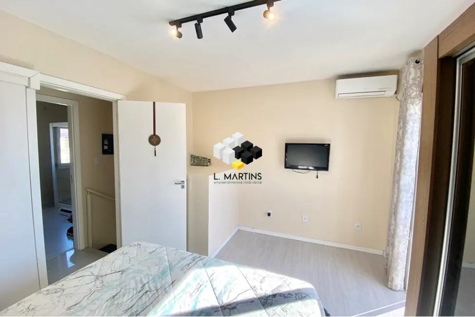 Foto 5 de Casa com 2 quartos à venda, 71m2 em Olaria, Canoas - RS