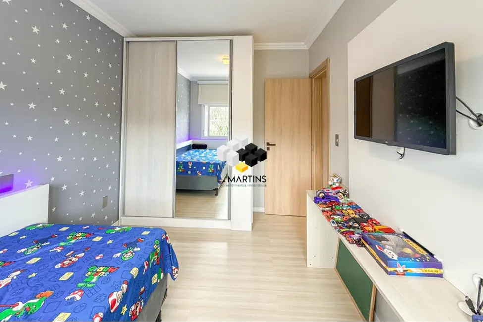 Casa com 3 quartos à venda, 240m2 em Igara, Canoas - RS - imagem 8 Foto 8 de Casa com 3 quartos à venda, 240m2 em Igara, Canoas - RS