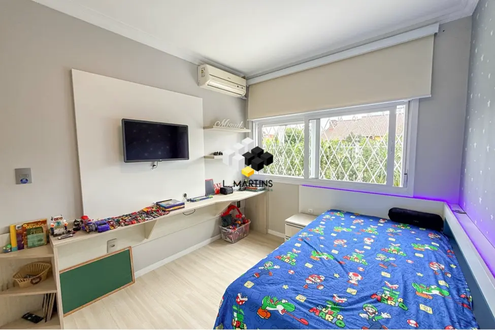 Casa com 3 quartos à venda, 240m2 em Igara, Canoas - RS - imagem 9 Foto 9 de Casa com 3 quartos à venda, 240m2 em Igara, Canoas - RS