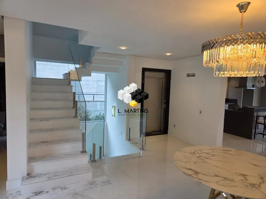 Casa de Condomínio com 4 quartos à venda, 586m2 em Gramado - RS - imagem 8 Foto 8 de Casa de Condomínio com 4 quartos à venda, 586m2 em Gramado - RS