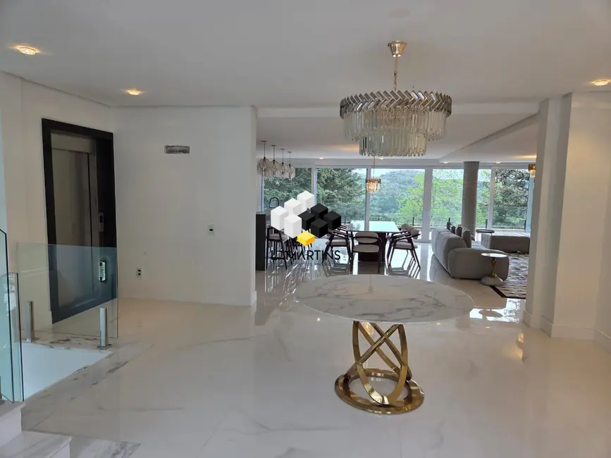 Casa de Condomínio com 4 quartos à venda, 586m2 em Gramado - RS - imagem 7 Foto 7 de Casa de Condomínio com 4 quartos à venda, 586m2 em Gramado - RS