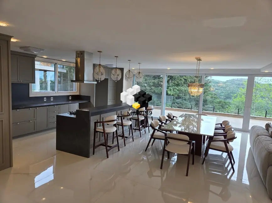 Casa de Condomínio com 4 quartos à venda, 586m2 em Gramado - RS - imagem 6 Foto 6 de Casa de Condomínio com 4 quartos à venda, 586m2 em Gramado - RS