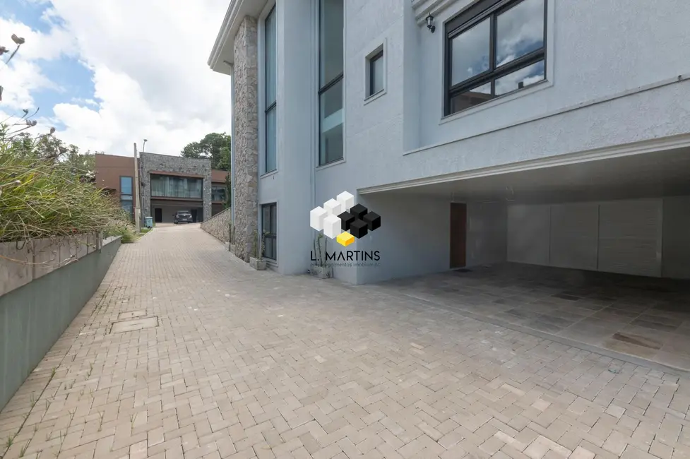 Casa de Condomínio com 6 quartos à venda, 397m2 em Gramado - RS - imagem 4 Foto 4 de Casa de Condomínio com 6 quartos à venda, 397m2 em Gramado - RS