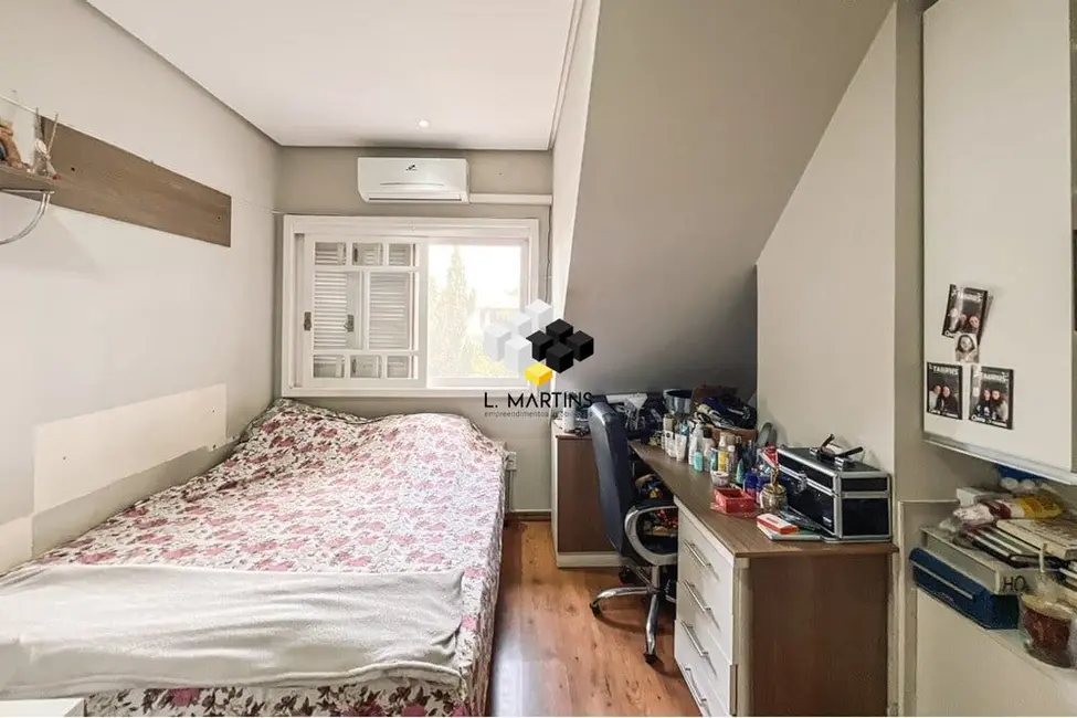 Casa com 4 quartos à venda, 300m2 em São Luis, Canoas - RS - imagem 8 Foto 8 de Casa com 4 quartos à venda, 300m2 em São Luis, Canoas - RS