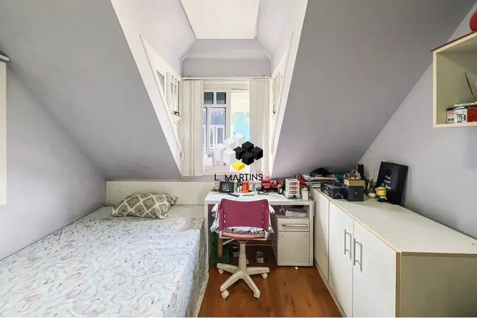 Casa com 4 quartos à venda, 300m2 em São Luis, Canoas - RS - imagem 7 Foto 7 de Casa com 4 quartos à venda, 300m2 em São Luis, Canoas - RS