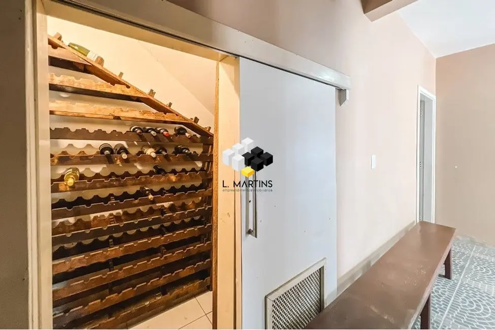 Casa com 4 quartos à venda, 300m2 em São Luis, Canoas - RS - imagem 4 Foto 4 de Casa com 4 quartos à venda, 300m2 em São Luis, Canoas - RS