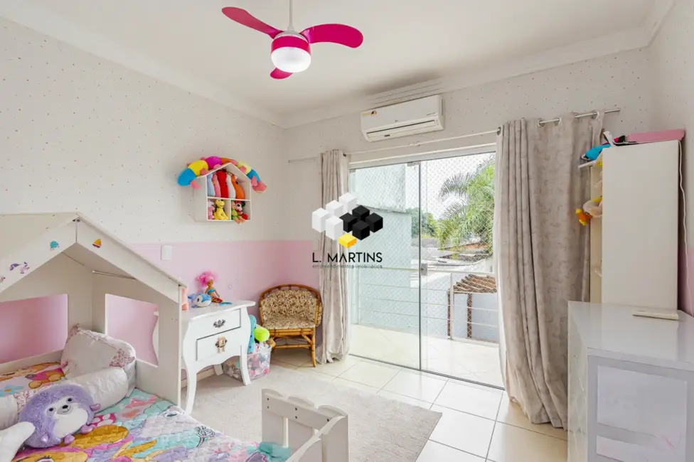 Casa com 3 quartos à venda, 265m2 em Niterói, Canoas - RS - imagem 7 Foto 7 de Casa com 3 quartos à venda, 265m2 em Niterói, Canoas - RS