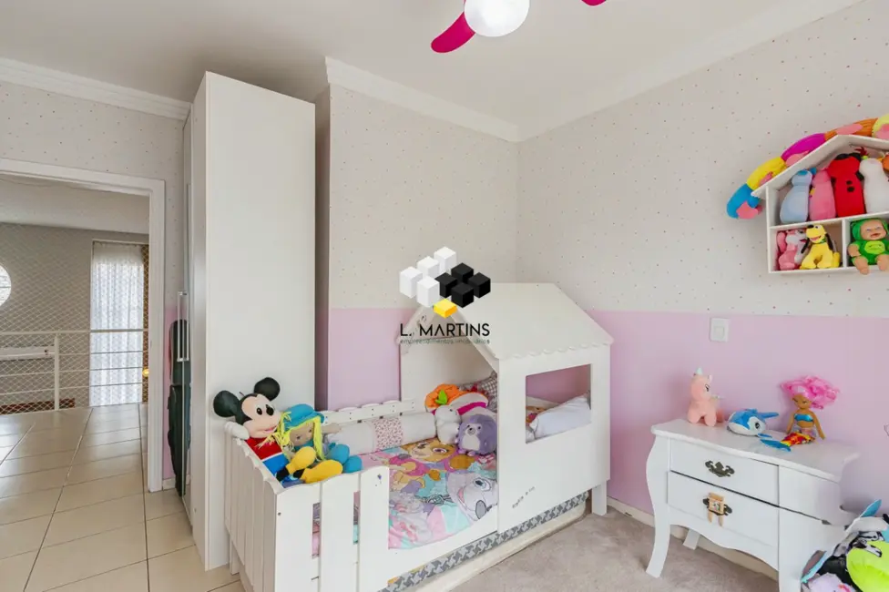Casa com 3 quartos à venda, 265m2 em Niterói, Canoas - RS - imagem 8 Foto 8 de Casa com 3 quartos à venda, 265m2 em Niterói, Canoas - RS