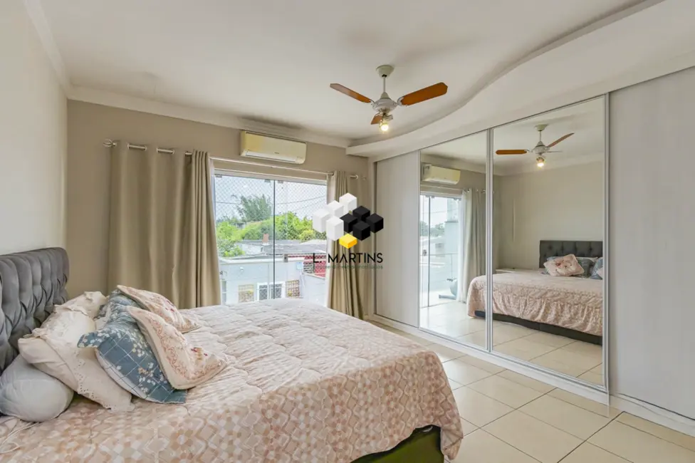 Casa com 3 quartos à venda, 265m2 em Niterói, Canoas - RS - imagem 3 Foto 3 de Casa com 3 quartos à venda, 265m2 em Niterói, Canoas - RS