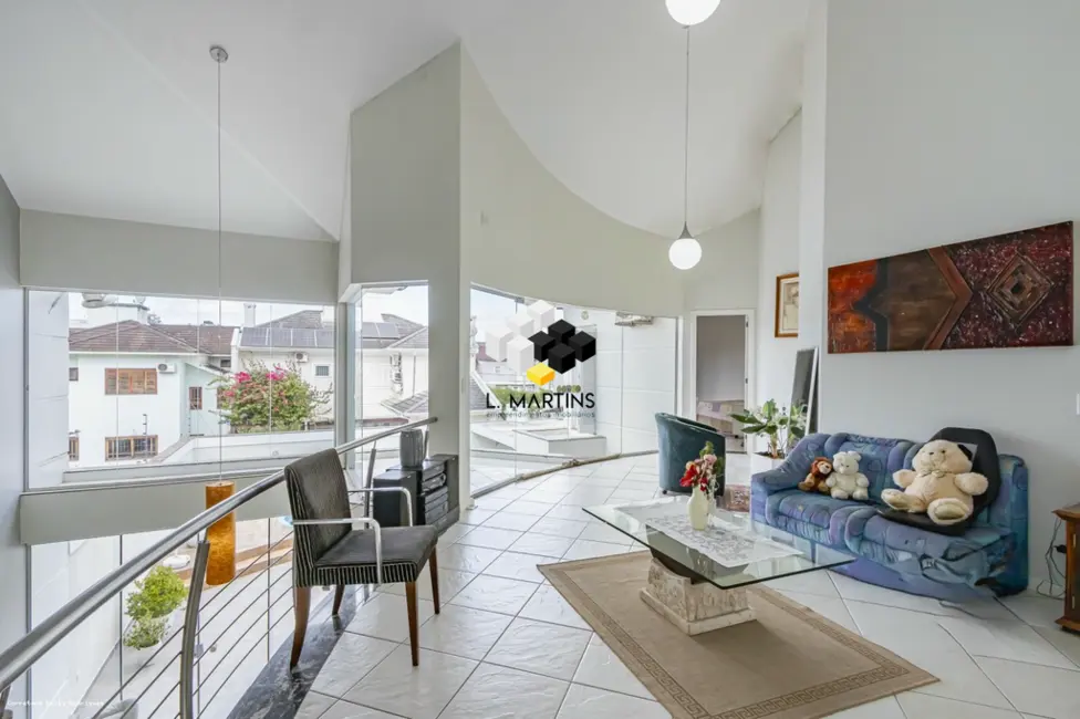 Casa com 4 quartos à venda, 331m2 em Canoas - RS - imagem 5 Foto 5 de Casa com 4 quartos à venda, 331m2 em Canoas - RS