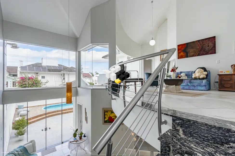 Casa com 4 quartos à venda, 331m2 em Canoas - RS - imagem 9 Foto 9 de Casa com 4 quartos à venda, 331m2 em Canoas - RS