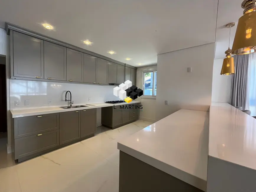 Casa de Condomínio com 5 quartos à venda, 371m2 em Gramado - RS - imagem 9 Foto 9 de Casa de Condomínio com 5 quartos à venda, 371m2 em Gramado - RS