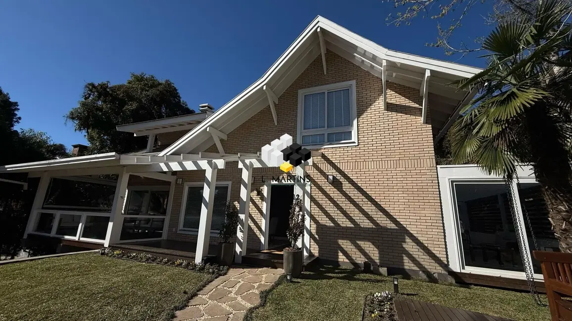Casa de Condomínio com 3 quartos à venda, 342m2 em Centro, Gramado - RS - imagem 4 Foto 4 de Casa de Condomínio com 3 quartos à venda, 342m2 em Centro, Gramado - RS