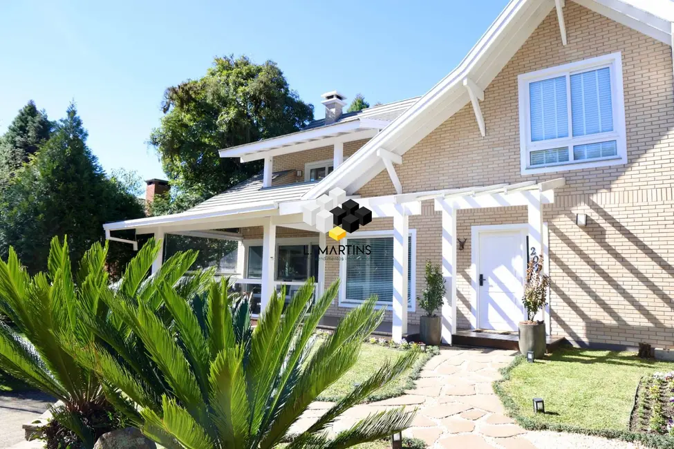 Casa de Condomínio com 3 quartos à venda, 342m2 em Centro, Gramado - RS - imagem 5 Foto 5 de Casa de Condomínio com 3 quartos à venda, 342m2 em Centro, Gramado - RS