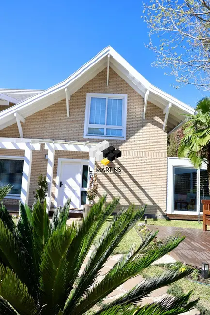 Casa de Condomínio com 3 quartos à venda, 342m2 em Centro, Gramado - RS - imagem 6 Foto 6 de Casa de Condomínio com 3 quartos à venda, 342m2 em Centro, Gramado - RS