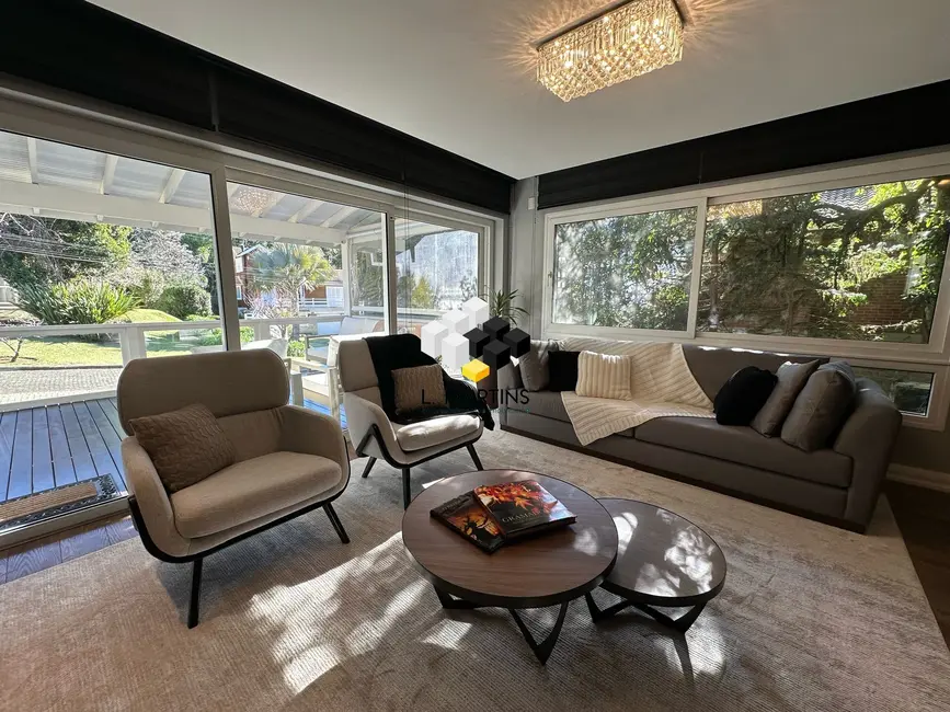 Casa de Condomínio com 3 quartos à venda, 342m2 em Centro, Gramado - RS - imagem 8 Foto 8 de Casa de Condomínio com 3 quartos à venda, 342m2 em Centro, Gramado - RS