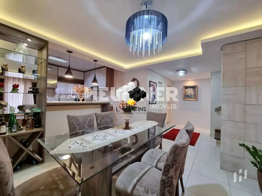 Casa com 4 quartos à venda, 219m2 em Petrópolis, Novo Hamburgo - RS - imagem 4 Foto 4 de Casa com 4 quartos à venda, 219m2 em Petrópolis, Novo Hamburgo - RS